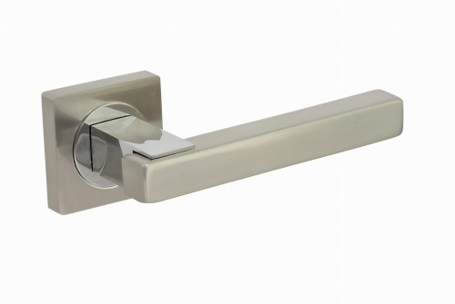 Klamka CARO z szyldem kwadratowym